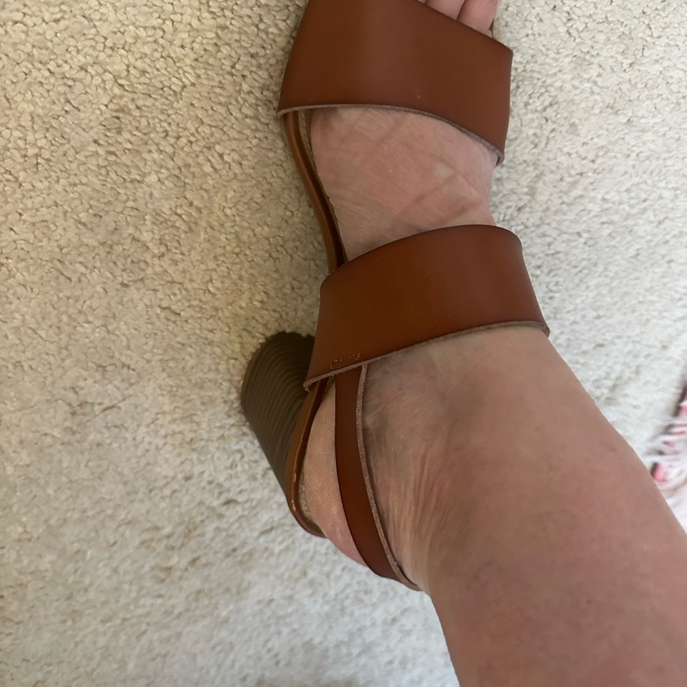 Old Navy Tan Women's Sandals